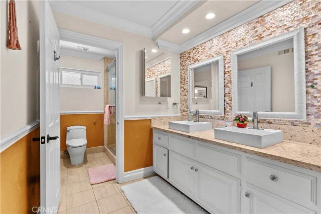19151 Fowler, Santa Ana, CA 92705