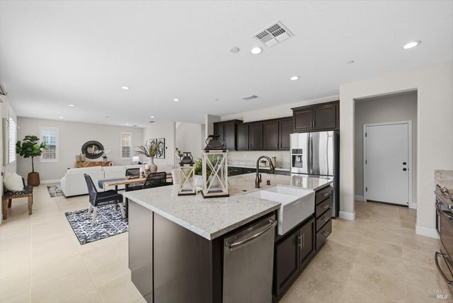607 Snapdragon St, Vacaville, CA 95687