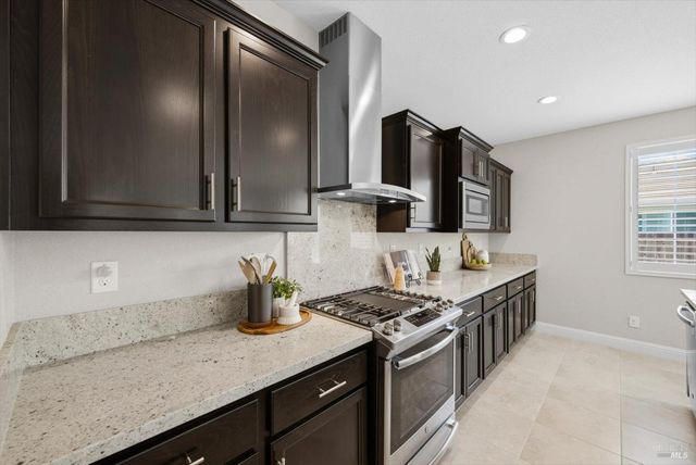607 Snapdragon St, Vacaville, CA 95687