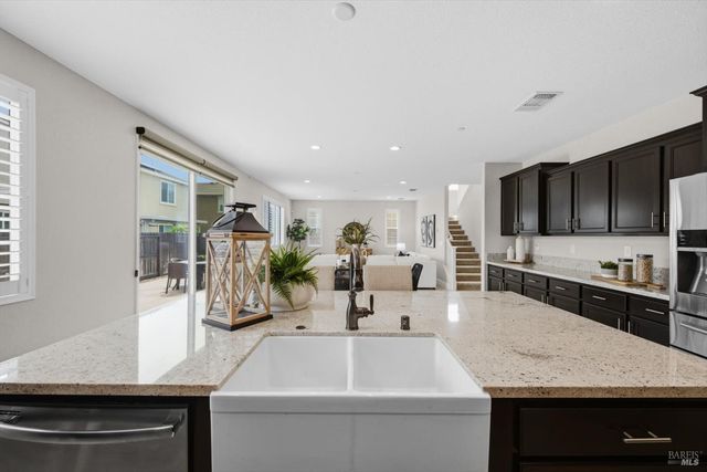 607 Snapdragon St, Vacaville, CA 95687
