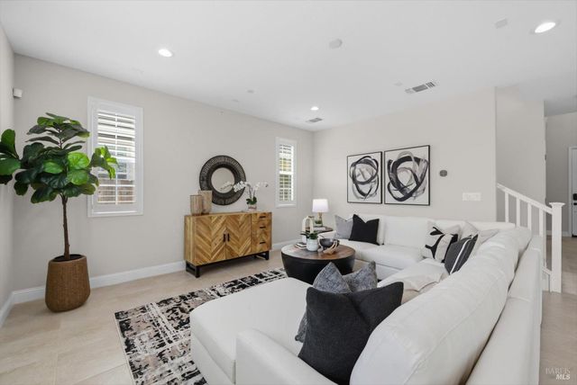 607 Snapdragon St, Vacaville, CA 95687