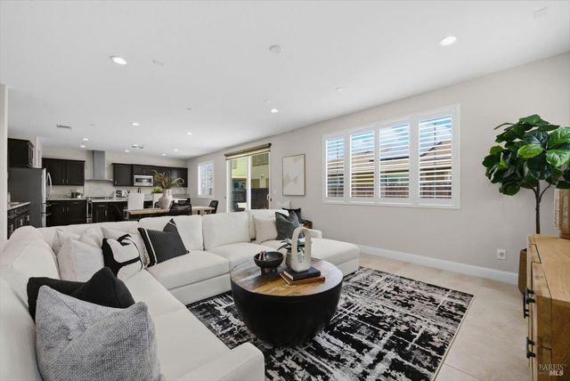 607 Snapdragon St, Vacaville, CA 95687