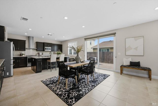 607 Snapdragon St, Vacaville, CA 95687