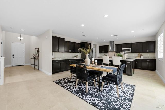 607 Snapdragon St, Vacaville, CA 95687