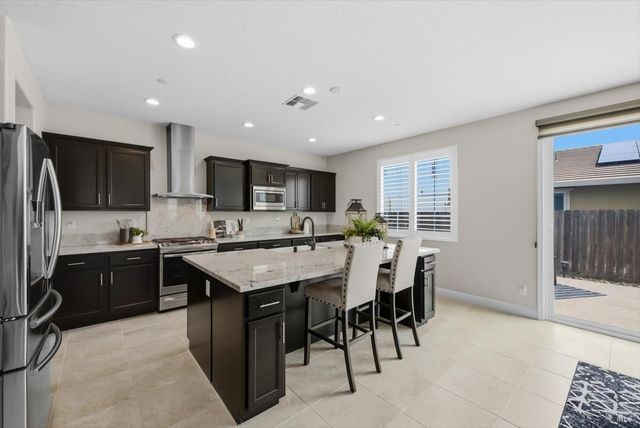 607 Snapdragon St, Vacaville, CA 95687