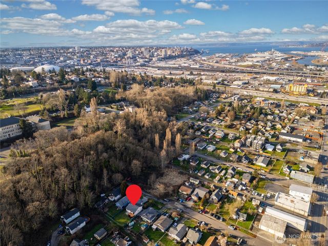 1422 E Wright Avenue, Tacoma, WA 98404