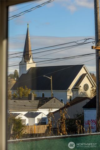 1422 E Wright Avenue, Tacoma, WA 98404