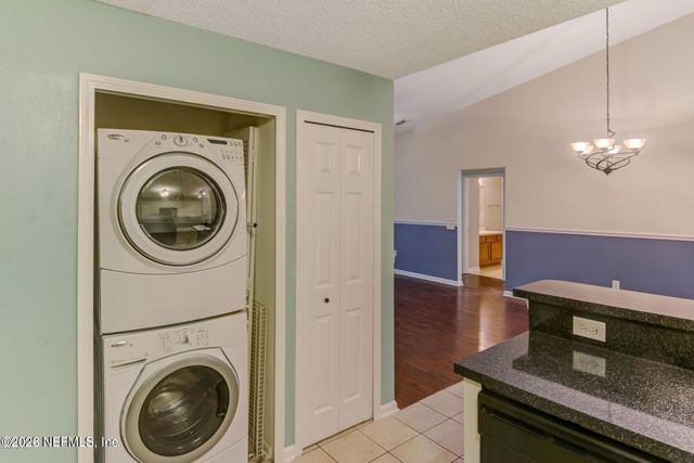 6057 MAGGIES Circle 110, Jacksonville, FL 32244