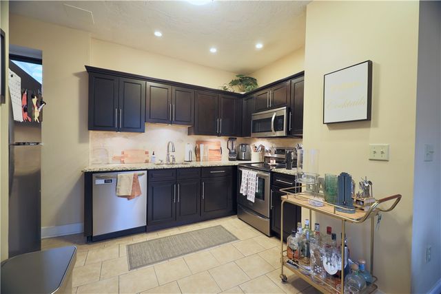 515 Lockhart St 3, Manchester, PA 15212