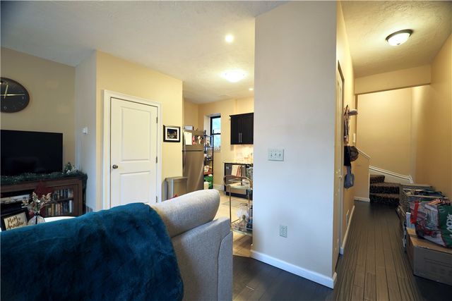 515 Lockhart St 3, Manchester, PA 15212