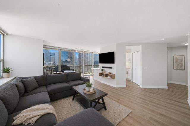 545 N Dearborn Street 2607, Chicago, IL 60654