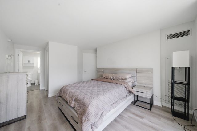 545 N Dearborn Street 2607, Chicago, IL 60654