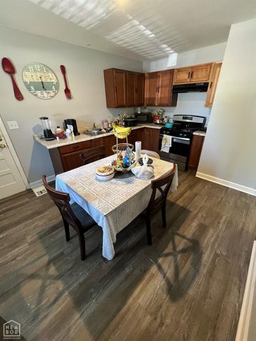 906 Howell, Paragould, AR 72450