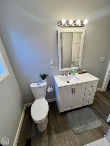 906 Howell, Paragould, AR 72450