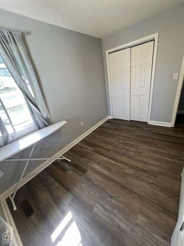 906 Howell, Paragould, AR 72450