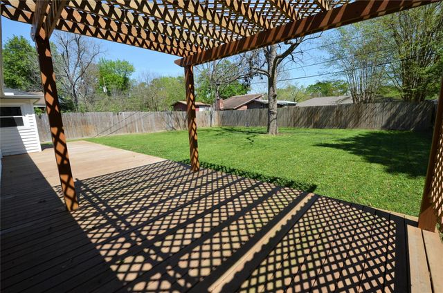 1906 Coulcrest Drive, Houston, TX 77055