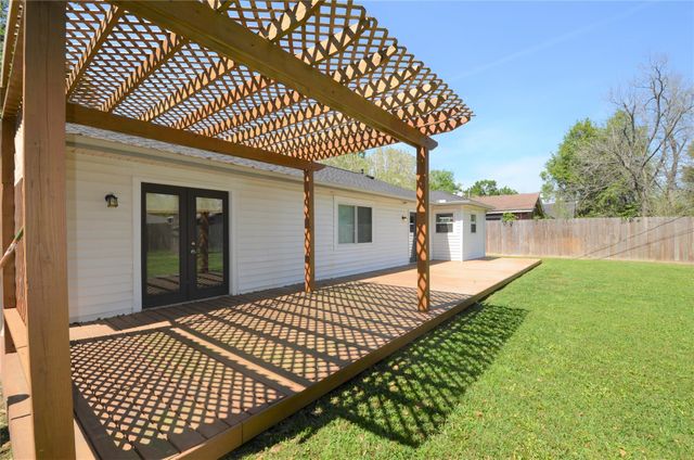 1906 Coulcrest Drive, Houston, TX 77055
