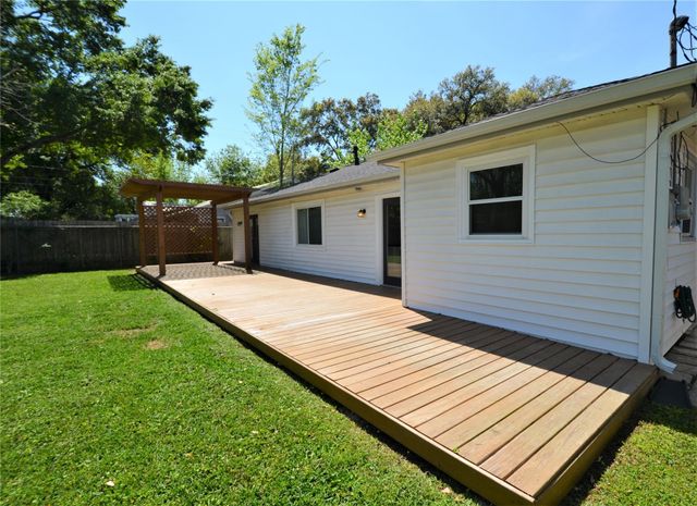 1906 Coulcrest Drive, Houston, TX 77055