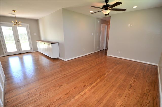 1906 Coulcrest Drive, Houston, TX 77055