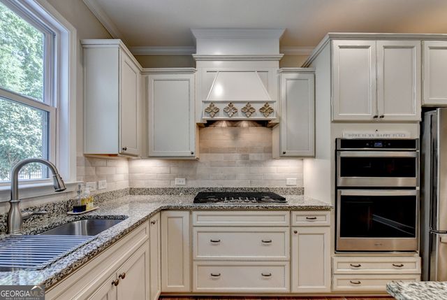 6015 Cedar Wood Court, Hoschton, GA 30548