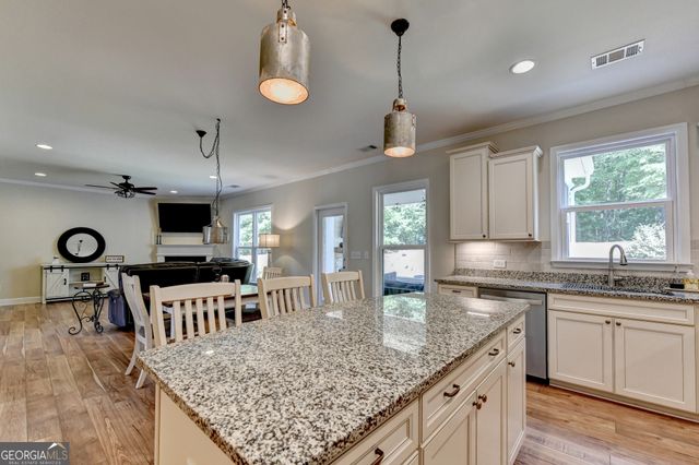 6015 Cedar Wood Court, Hoschton, GA 30548