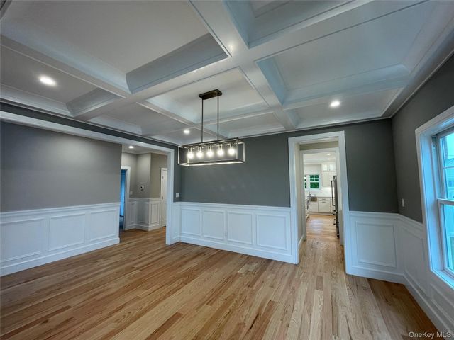 469 Andrews Road, Mineola, NY 11501