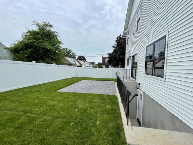 469 Andrews Road, Mineola, NY 11501