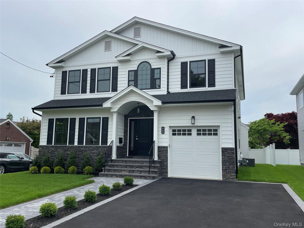 469 Andrews Road, Mineola, NY 11501