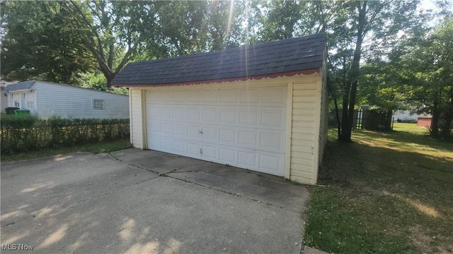 440 E 271st Street, Euclid, OH 44132