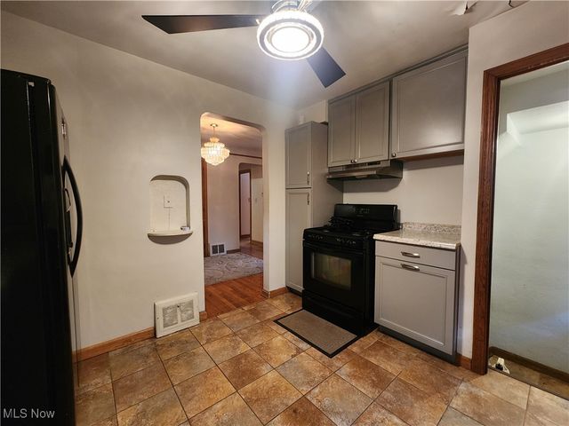 440 E 271st Street, Euclid, OH 44132