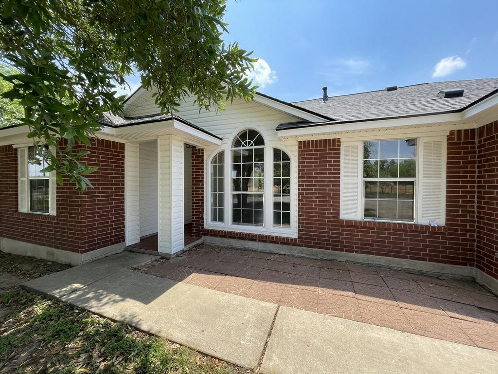 1505 Saint Croix LN, Pflugerville, TX 78660
