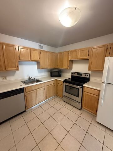 200 N DEARBORN Street 1202, Chicago, IL 60601