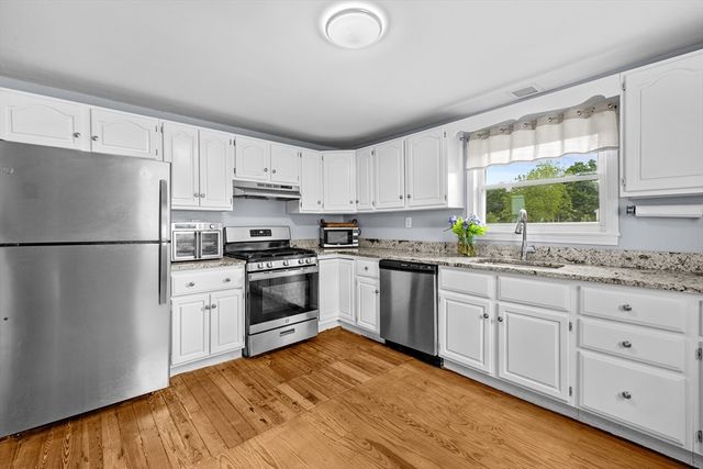 35 Worcester St, Taunton, MA 02780