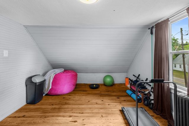 35 Worcester St, Taunton, MA 02780