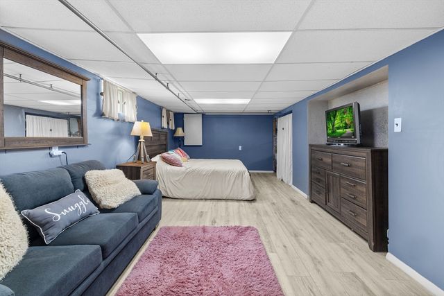 35 Worcester St, Taunton, MA 02780