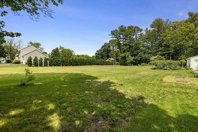 35 Worcester St, Taunton, MA 02780
