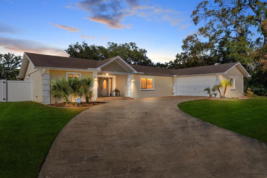 Image 1 of property listing at 4424 WALTHAM DRIVE, Tampa, FL 33634