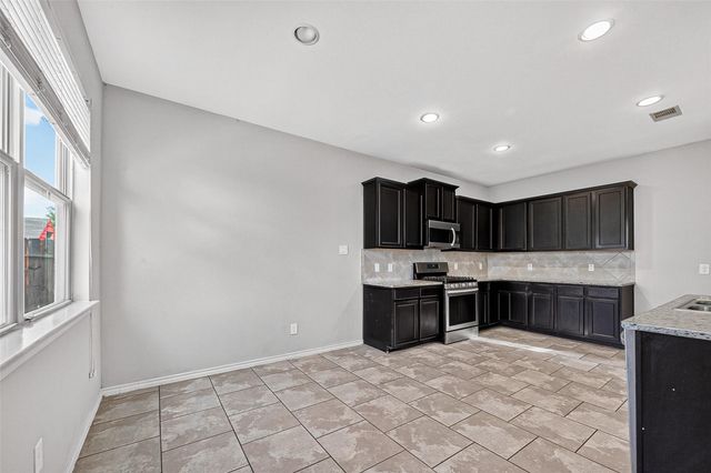1326 Seagler Pond Lane, Houston, TX 77073