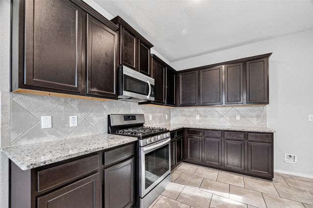 1326 Seagler Pond Lane, Houston, TX 77073