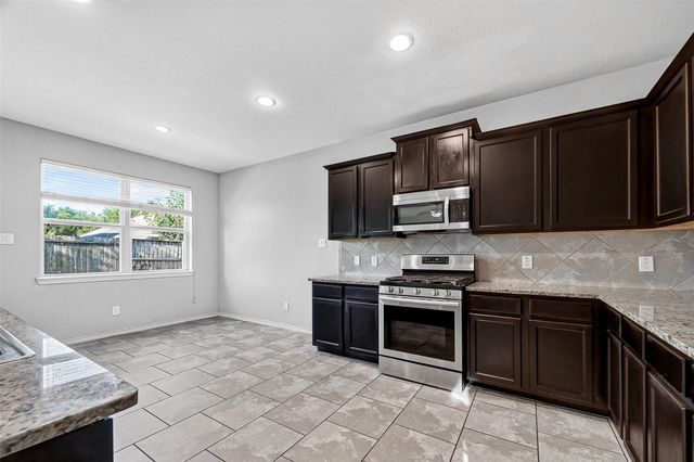 1326 Seagler Pond Lane, Houston, TX 77073