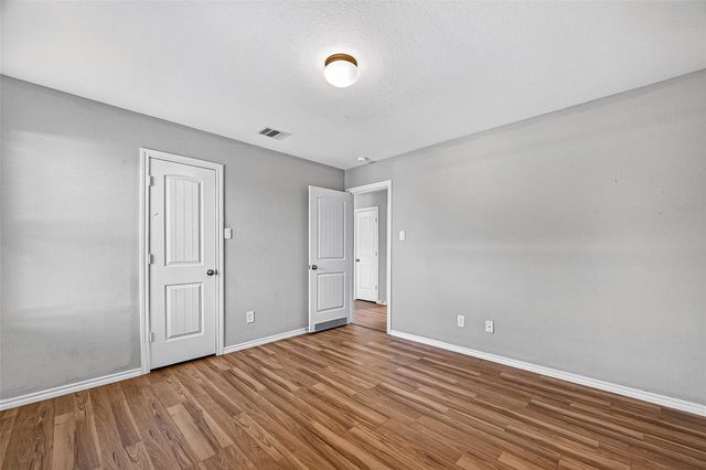 1326 Seagler Pond Lane, Houston, TX 77073