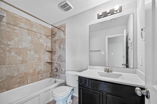 1326 Seagler Pond Lane, Houston, TX 77073