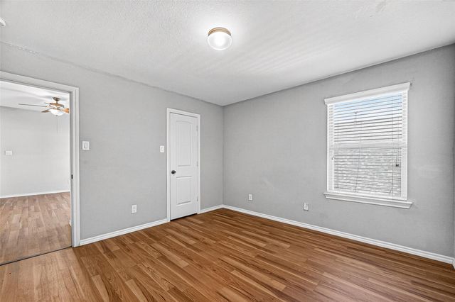 1326 Seagler Pond Lane, Houston, TX 77073