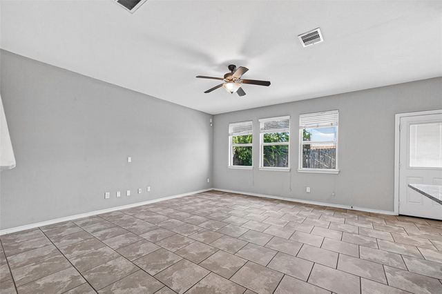 1326 Seagler Pond Lane, Houston, TX 77073