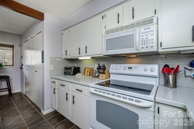 8 Lakemoor Lane 8, Hendersonville, NC 28739