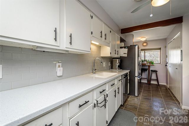 8 Lakemoor Lane 8, Hendersonville, NC 28739