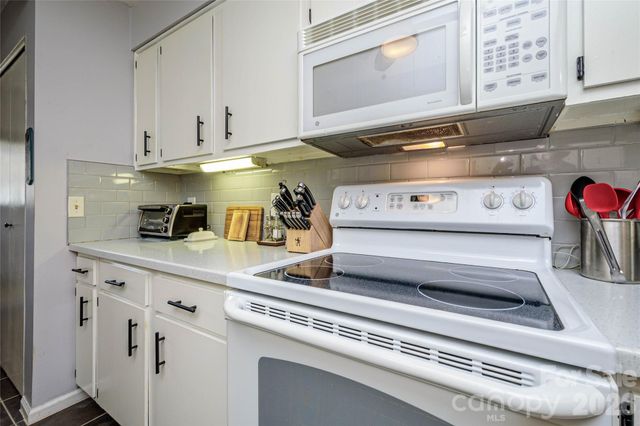 8 Lakemoor Lane 8, Hendersonville, NC 28739