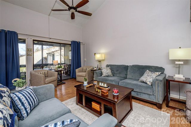 8 Lakemoor Lane 8, Hendersonville, NC 28739