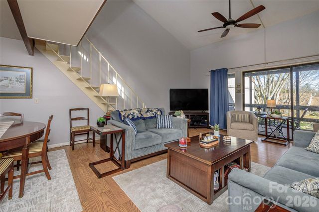 8 Lakemoor Lane 8, Hendersonville, NC 28739