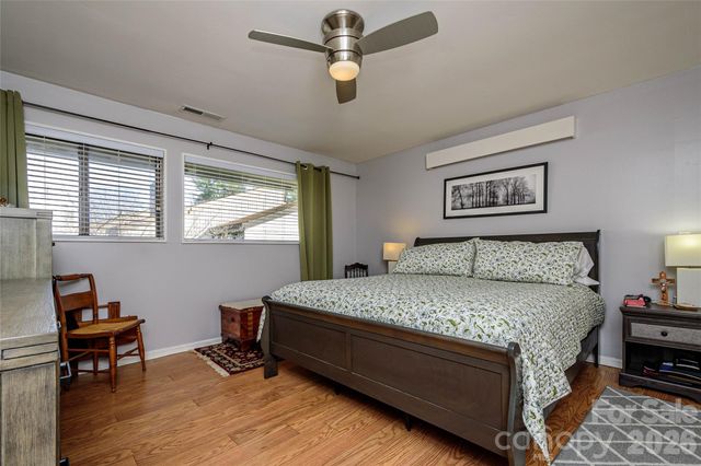 8 Lakemoor Lane 8, Hendersonville, NC 28739